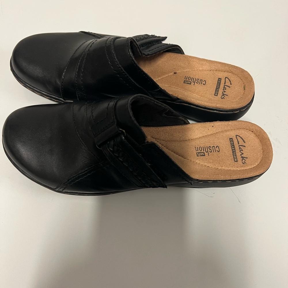 Clarks Women's Black Leather Mules - Picture 10 of 10